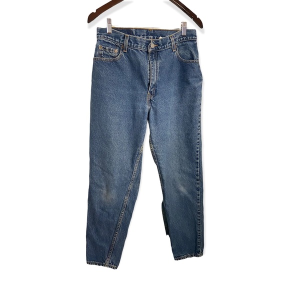 Vintage Levi’s 550 Medium Wash Tapered Leg Jeans - Picture 8 of 16